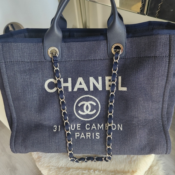 Chanel deauville large tote with box - Picture 2 of 15